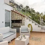 Casa Lauretta A Marciano Ferienhaus