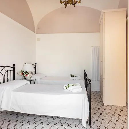 Casa Lauretta A Marciano Holiday home