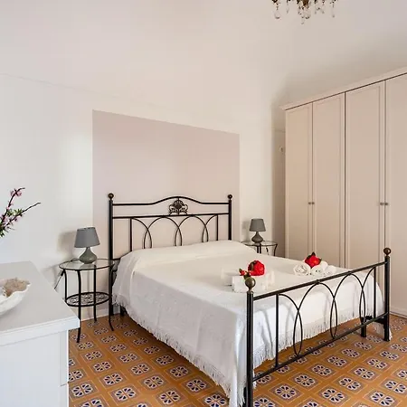 Casa Lauretta A Marciano Holiday home *