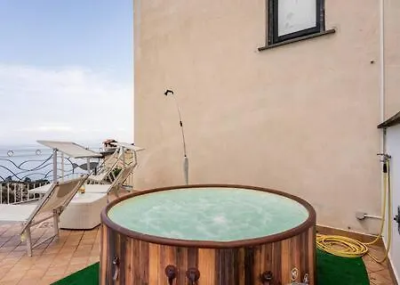 Casa Lauretta A Marciano Holiday home *